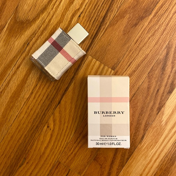 Burberry London Eau de Parfum 30ml For Women - Picture 1 of 3